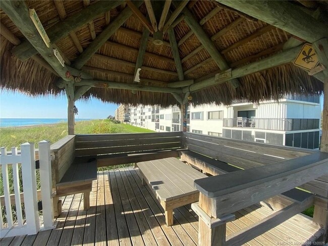 Building Photo - 10102 S Ocean Dr