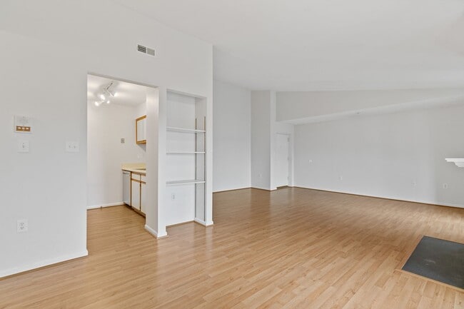 Foto del edificio - Updated top level Castle Harbour - Close t...