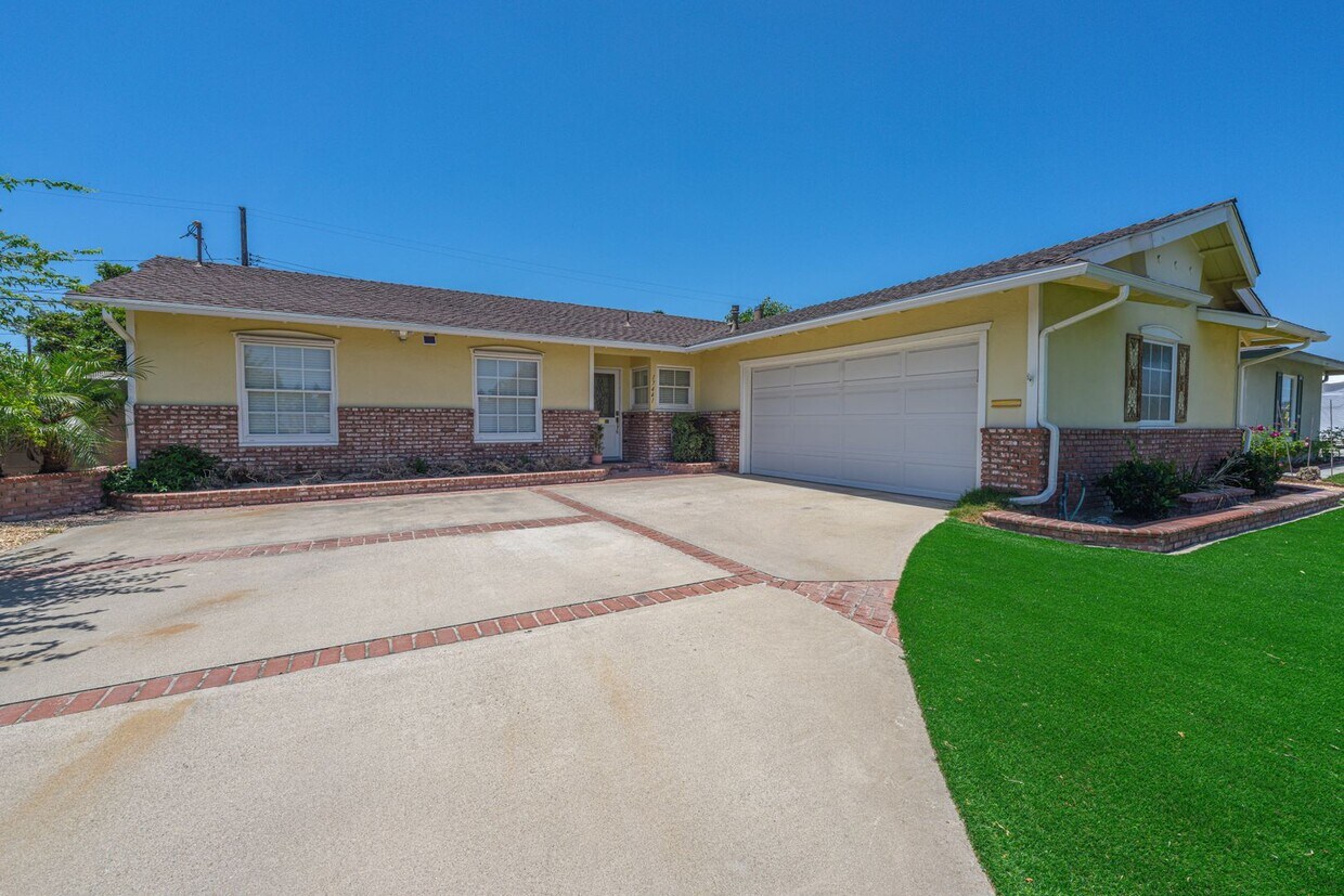 Fountain Valley Charm Meets Modern Living! - Fountain Valley Charm Meets Modern Living!