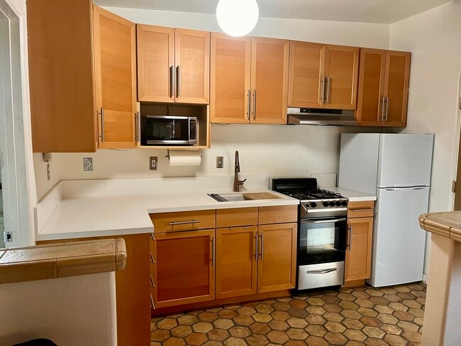 Building Photo - 3334 55th St