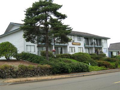 Primary Photo - Overlook Apartments