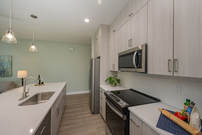 Building Photo - 870 Paddleboard Ct