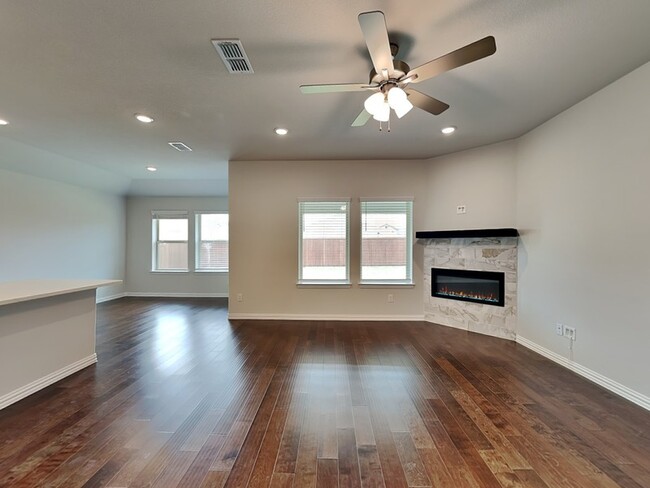 Building Photo - 3908 River Rock Ave