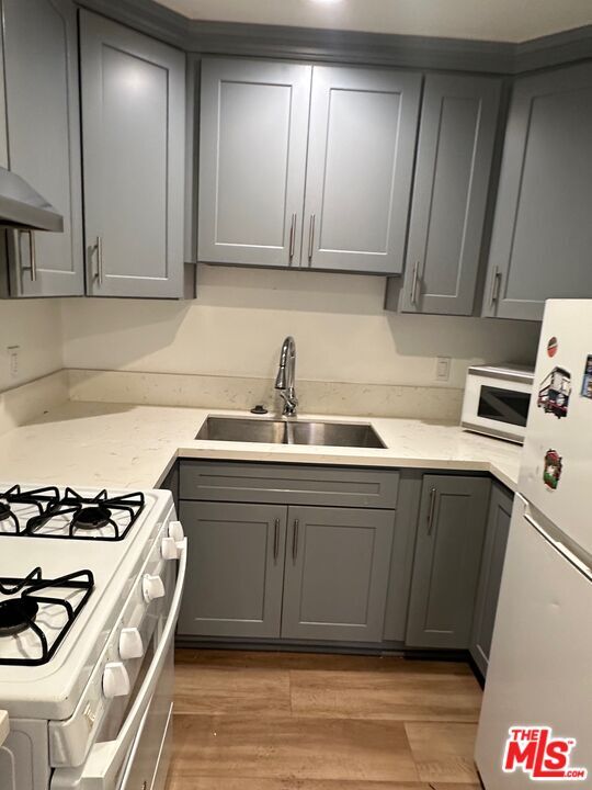 Foto del edificio - 428 S Grand View St