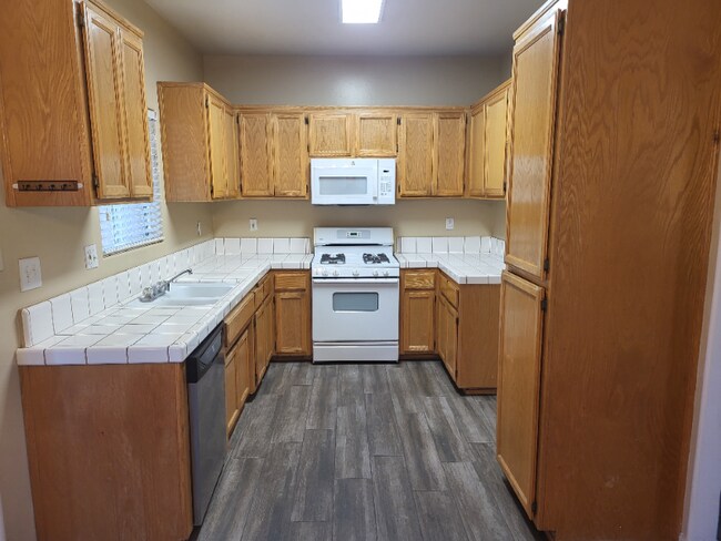 Building Photo - 3808 Amherst Forest Rd