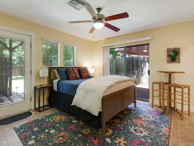 Foto del edificio - 13420 Lyndhurst St