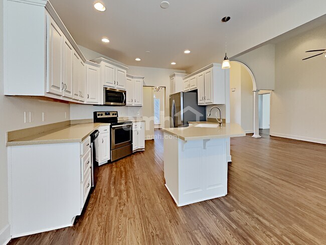Foto del edificio - 305 Fernwood Ln