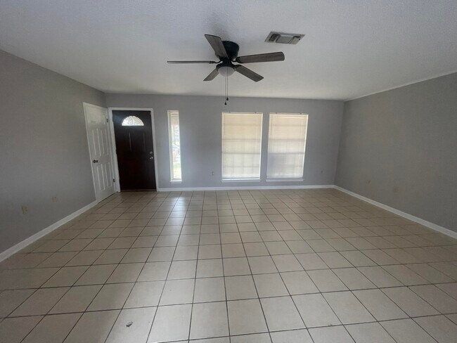 Foto del edificio - 319 Morgan Ln
