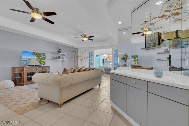 Building Photo - 2000 Royal Marco Way