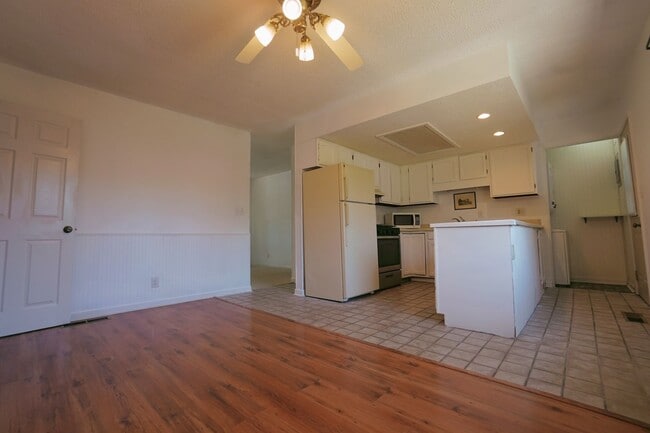 Building Photo - 2246 Miami Trail