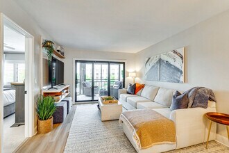 Building Photo - 4263 Bay Beach Ln