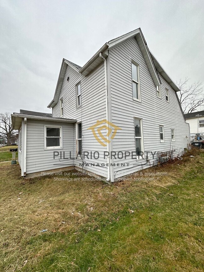 Foto del edificio - 1405 W 5th St