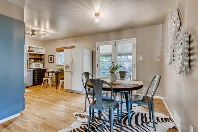 Photo - 6047 Independence St House