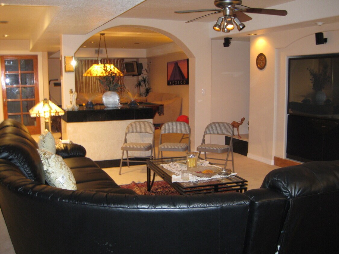 Primary Photo - 10279 Longview Dr