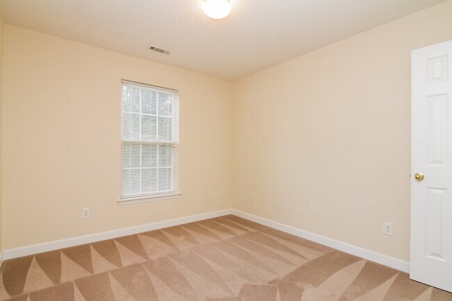 Foto del edificio - 1028 Jordans Pond Ln