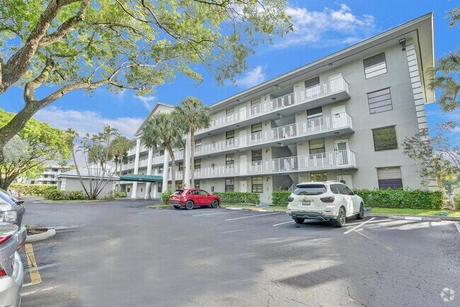 Building Photo - 1526 Whitehall Dr