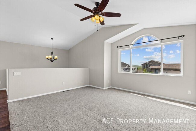 Building Photo - 540 Pride Ct