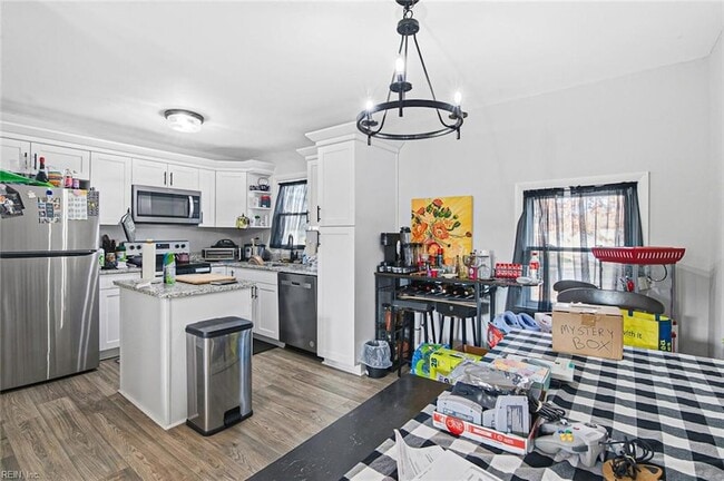 Foto del edificio - 840 Churchill Terrace