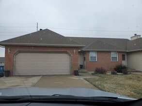 Building Photo - 709 Burgess Dr
