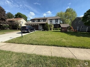 Building Photo - 1613 Mayflower Ln