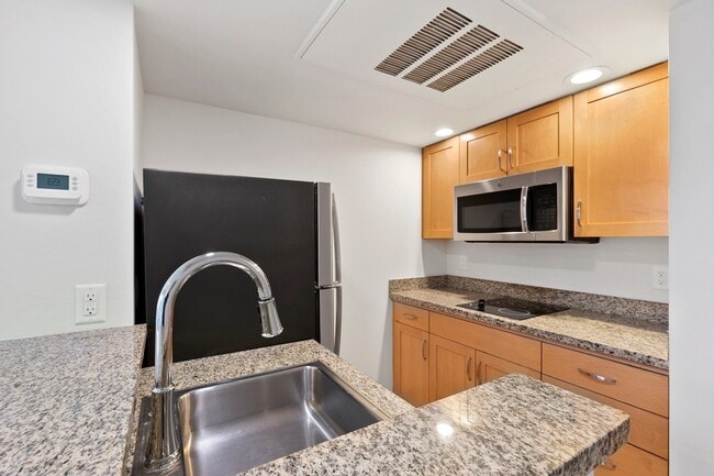 Building Photo - AVIA on Pike Street