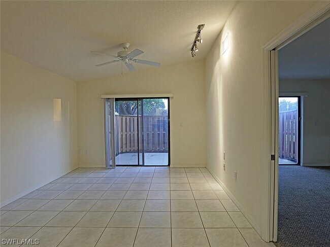 Foto del edificio - 5264 Cedarbend Dr