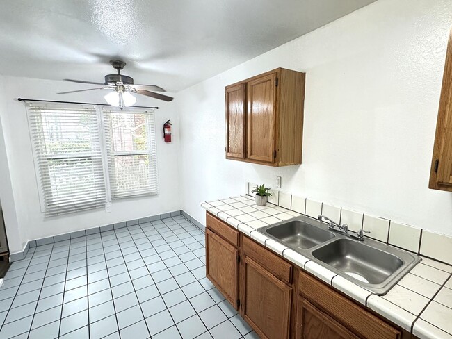 Photo - 1800 Apartment