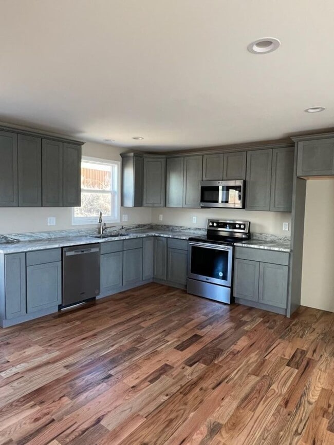 Building Photo - 220 Oak Mdw Ln