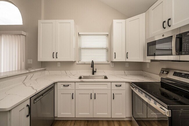 Building Photo - 2666 Liberty Gardens Dr