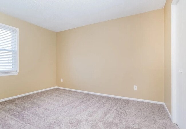 Building Photo - 3512 Draper Ave