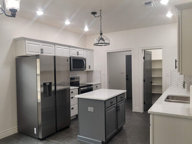 Foto del edificio - 3 br, 2.5 bath House - 1839 Lois St