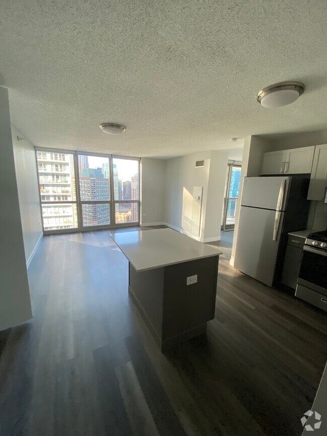 Building Photo - 201 N Westshore Dr