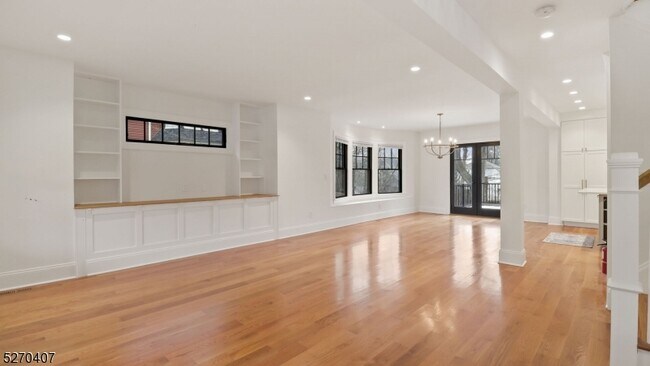 Building Photo - 26 Lexington Ave