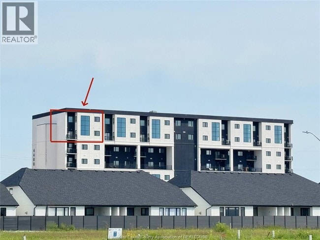 Building Photo - 4400 Laurier Pkwy