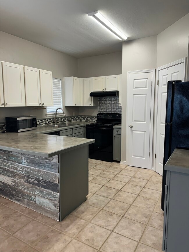 Foto del edificio - 5131 Butter Creek Ln