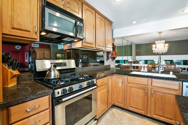 Kitchen - 6205 1/2 Randi Ave