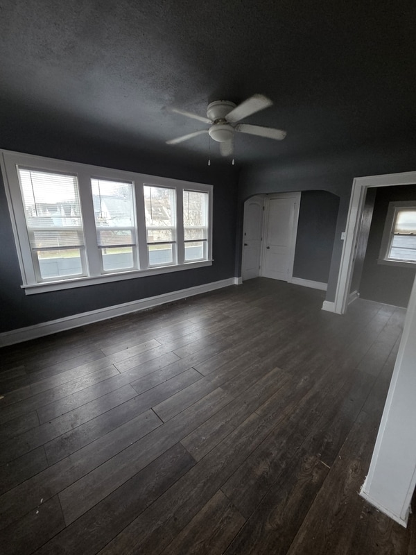 Building Photo - 2422 W Concordia Ave