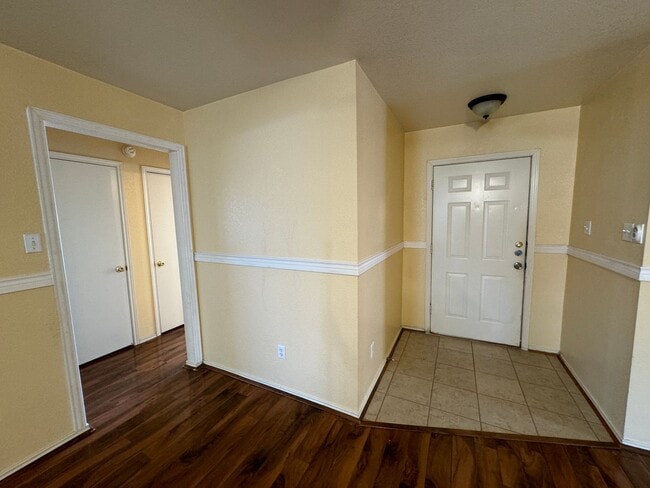 Building Photo - 360 Virtual Tour Available