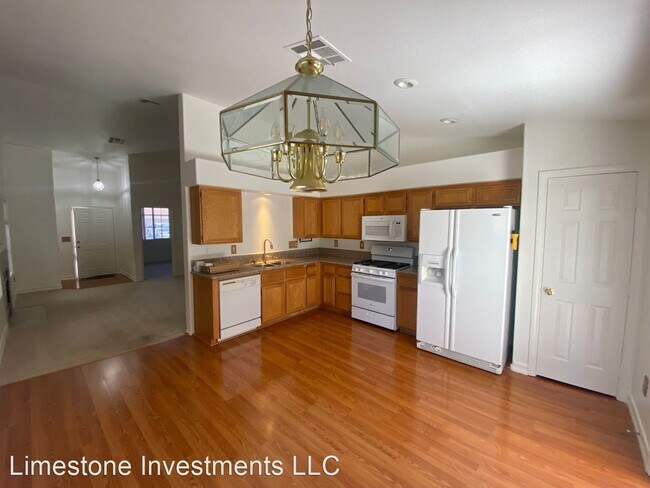 Building Photo - 3 br, 2 bath House - 9324 Mountain Cliffs ...