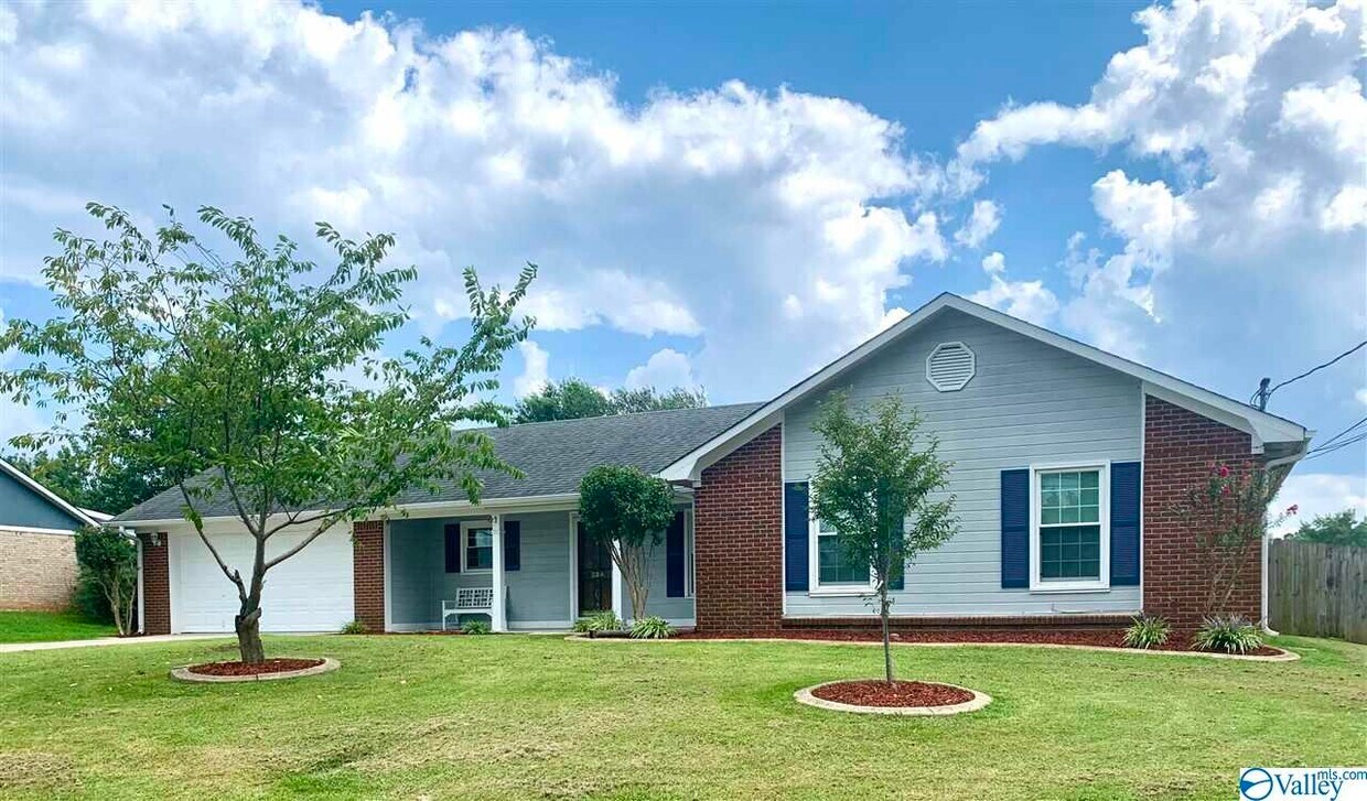 224 Saddle Rock Ct, Harvest, AL 35749 House for Rent in Harvest, AL