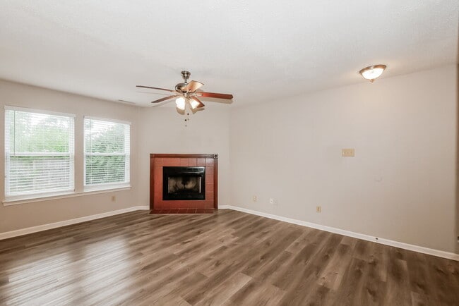 Foto del edificio - 4362 Fullwood Ct