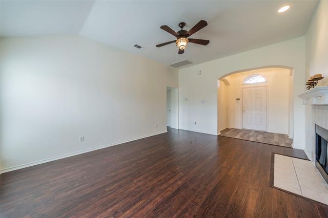 Building Photo - 704 Nickelville Ln