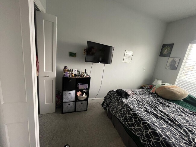 Foto del edificio - 6729 Blackwood Rd