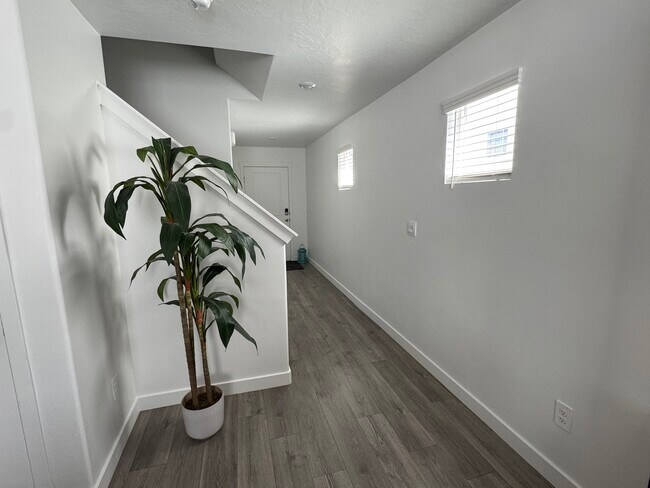 Foto del edificio - 1865 N Blue Iris Ave