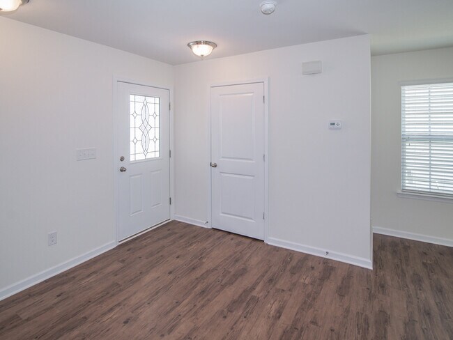 Building Photo - 9543 Kendall Dr