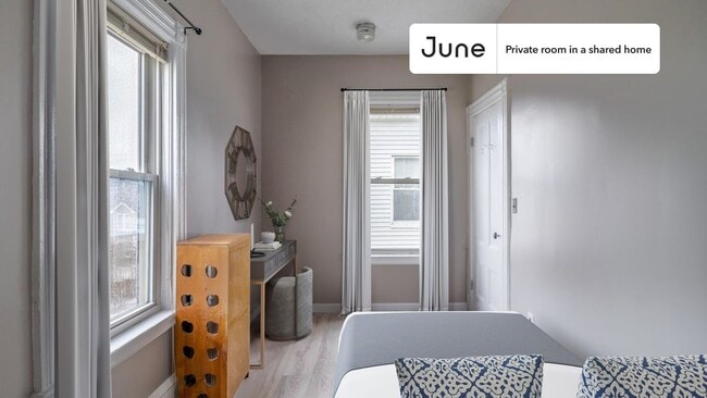 Private bedroom in 5 bed/1 bath Home - Private bedroom in 5 bed/1 bath Home