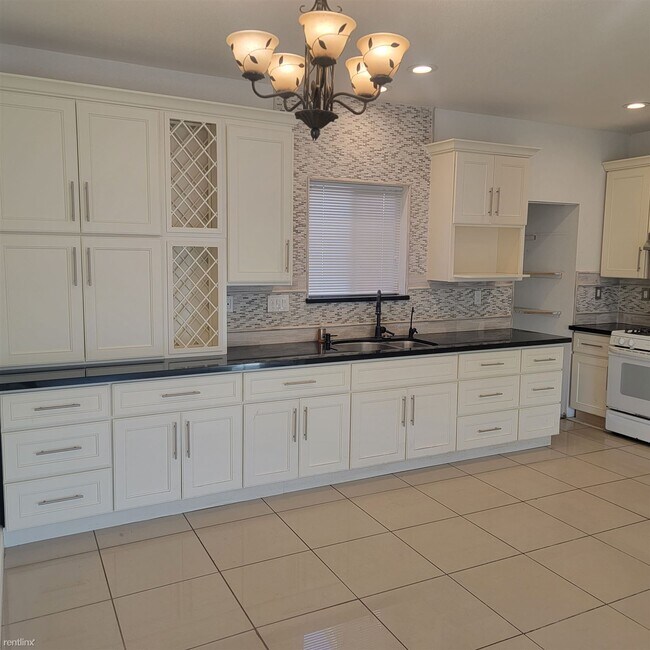 Foto del edificio - 4 br, 3 bath House - 206 Roselawn Avenue