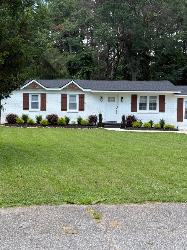 Primary Photo - "Charming 4-Bedroom Haven in Peachtree Cit...