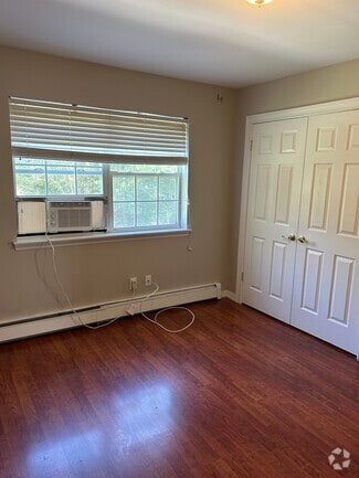 Building Photo - 45 Ciliotta Ln