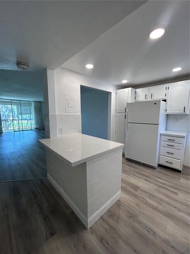 Building Photo - 8962 S Hollybrook Blvd